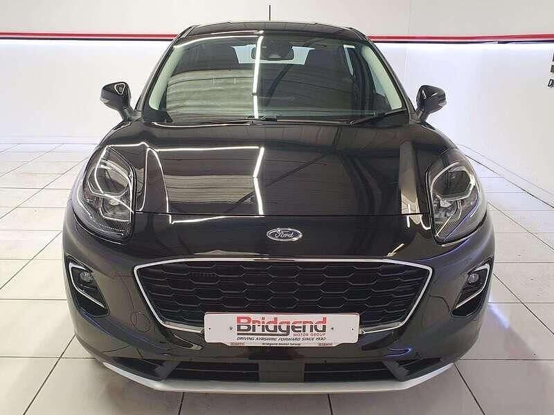 Begagnad Ford Puma Titanium 2022 Svart Halvkombi