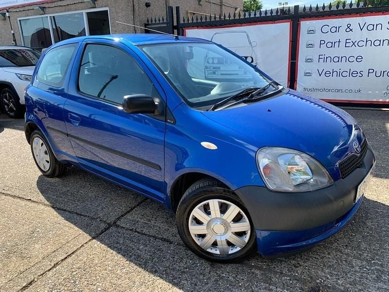Blue Used 2002 Toyota Yaris Hatchback | £950 - Image 1/4