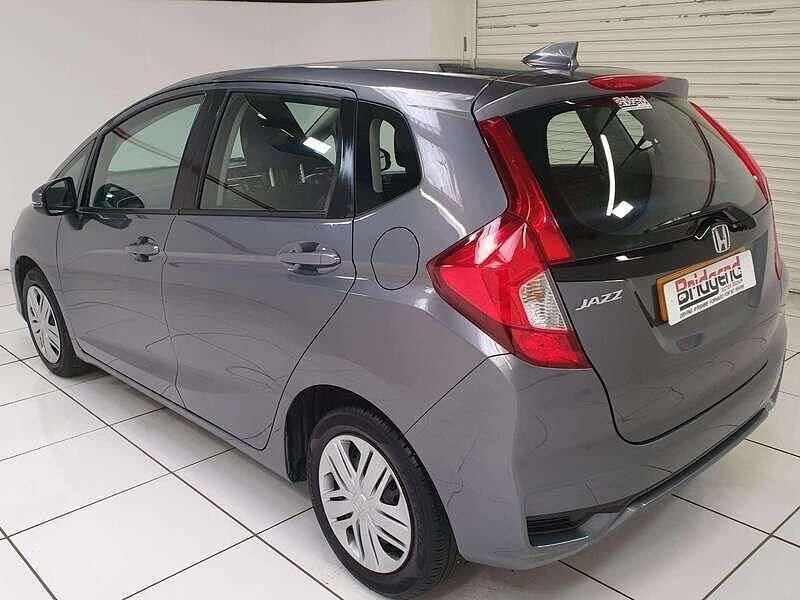 Used Honda Jazz S 102 HP (75 kW) 2019 Grey Hatchback