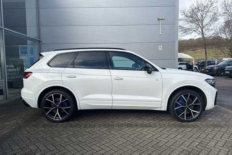 Used VW Touareg R 462 HP (339 kW) 2023 White SUV