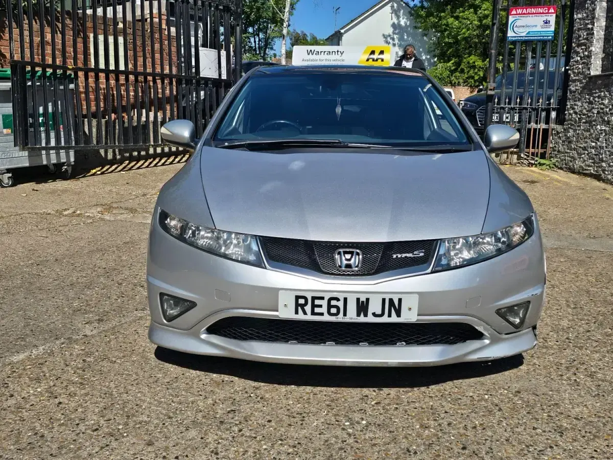 Begagnad Honda Civic Type S 2012 Silver Halvkombi