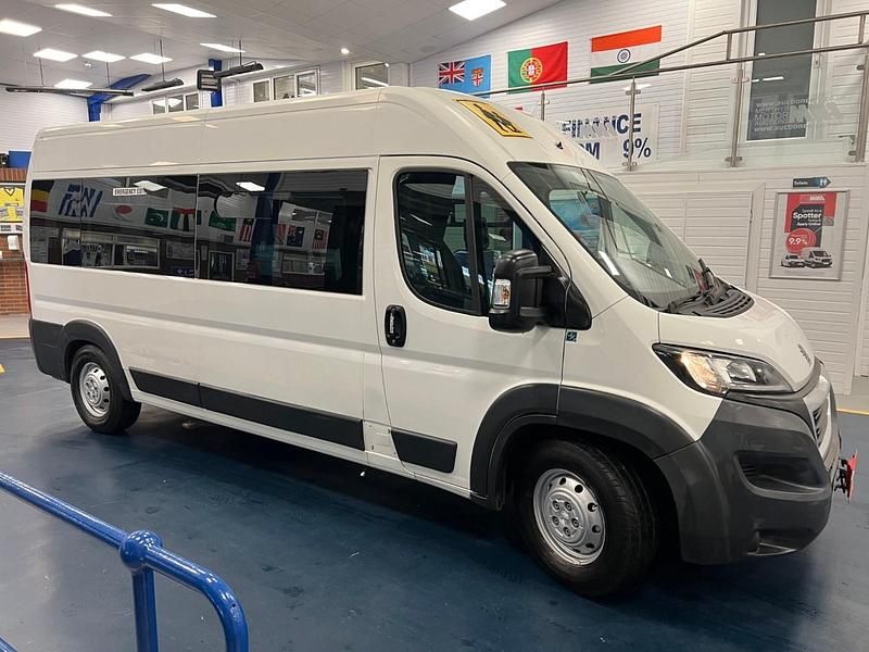 Used Peugeot Boxer Access 130 HP (95 kW) 2015 White Van