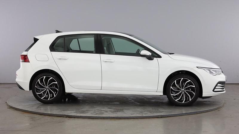 Used VW Golf VIII Life 2022 Pure white Hatchback