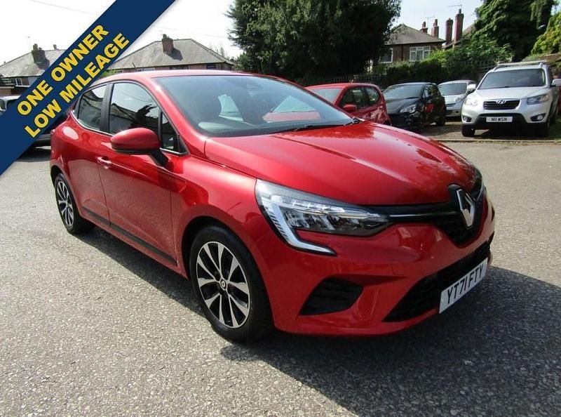 Red Used 2021 Renault Clio V Iconic Hatchback | £11,950 (Fair price) - Image 1/3