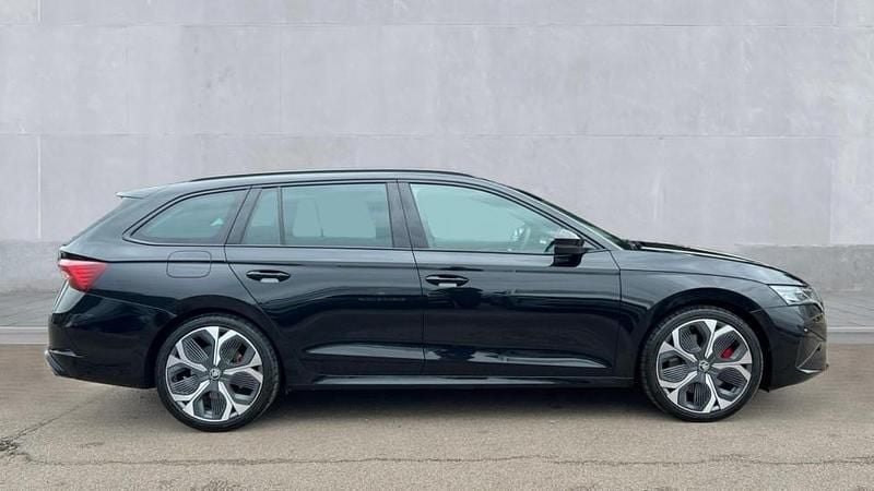 Used Skoda Octavia vRS 265 HP (194 kW) 2025 Black Estate