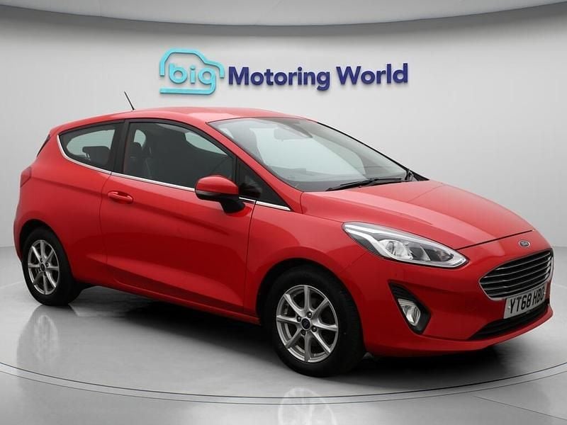 Red Used 2018 Ford Fiesta Zetec Hatchback | £5,896 (Good price) - Image 1/4