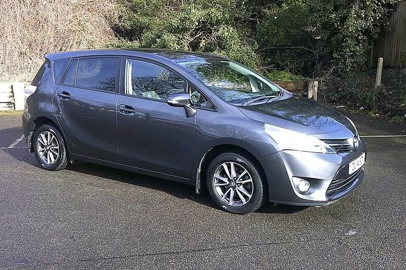 Used Toyota Verso 2014 Grey MPV