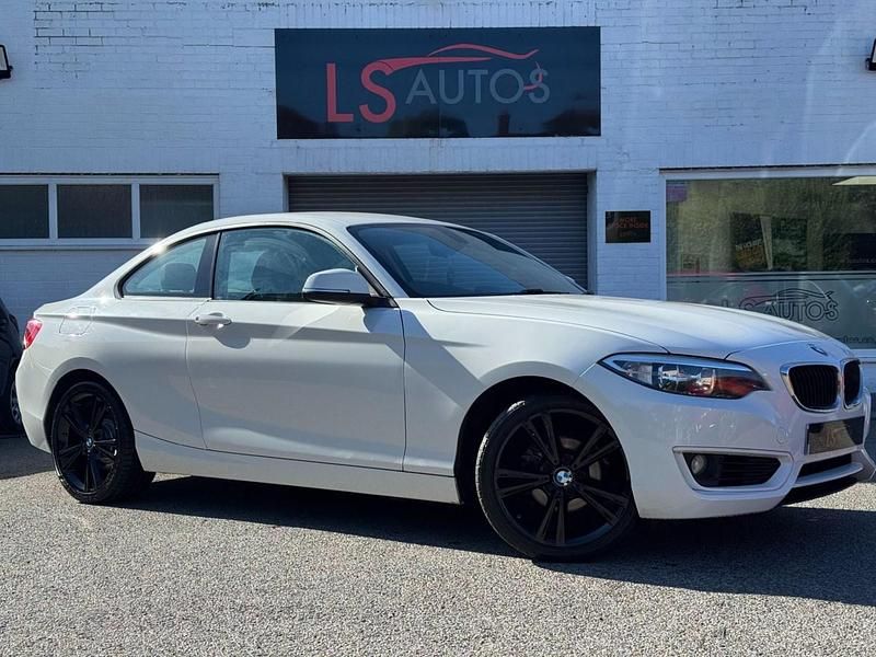 White Used 2015 BMW 218 Basis Coupe | £9,995 (Good price) - Image 1/4