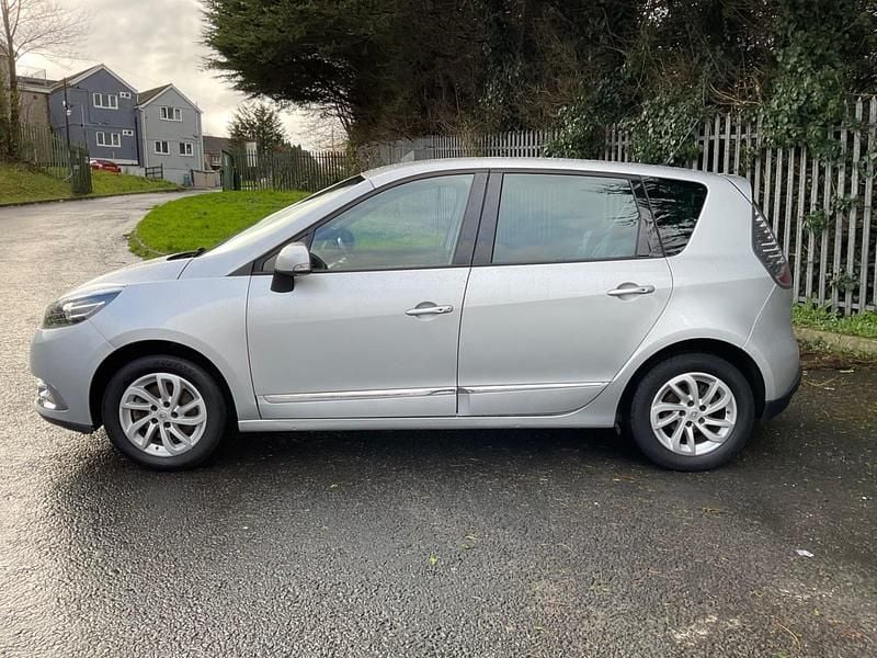 Used Renault Scénic III Dynamique 2016 Silver MPV