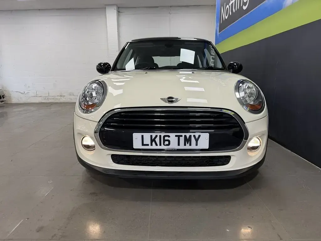 Used Mini Cooper Hatch 136 HP (100 kW) 2016 White Hatchback