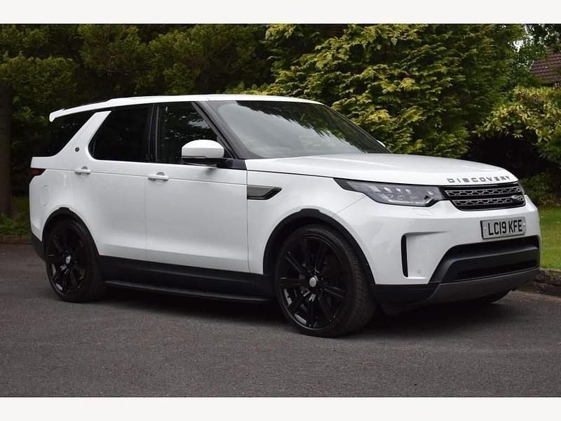 White Used 2019 Land Rover Discovery 5 SE SUV | £34,000 (Super price) - Image 1/4