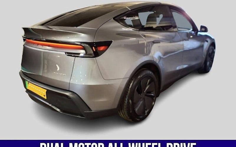 Used Tesla Model Y Long Range AWD 275 kW (375 HP) 2025 SUV