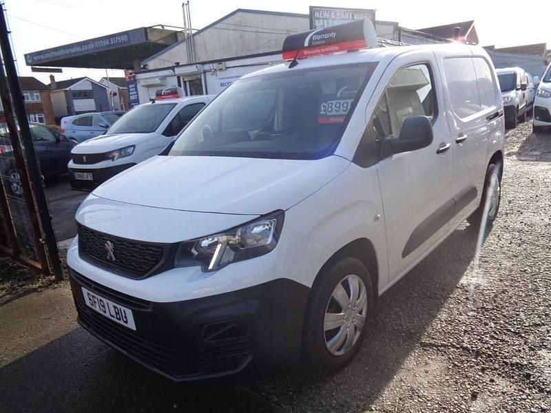 Used Peugeot Partner S 64 HP (47 kW) 2019 White MPV