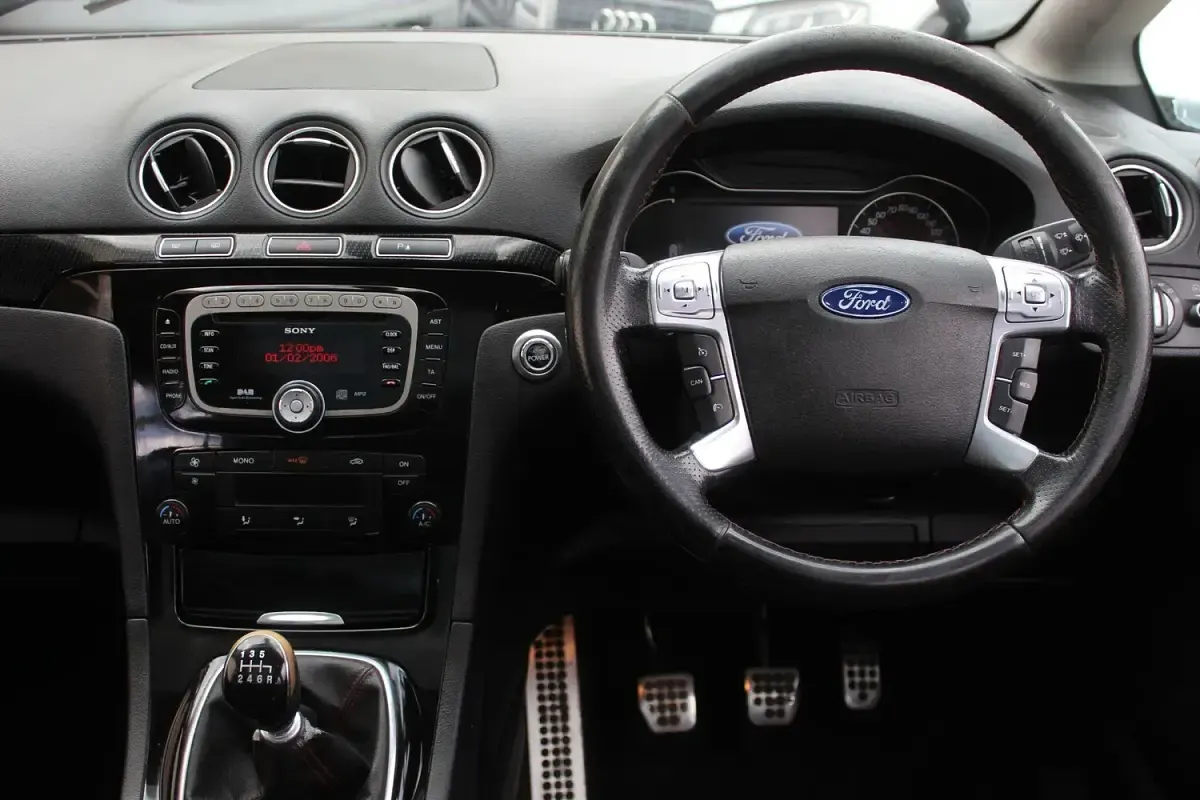 Used Ford S-MAX Titanium X 200 HP (147 kW) 2011 Black MPV