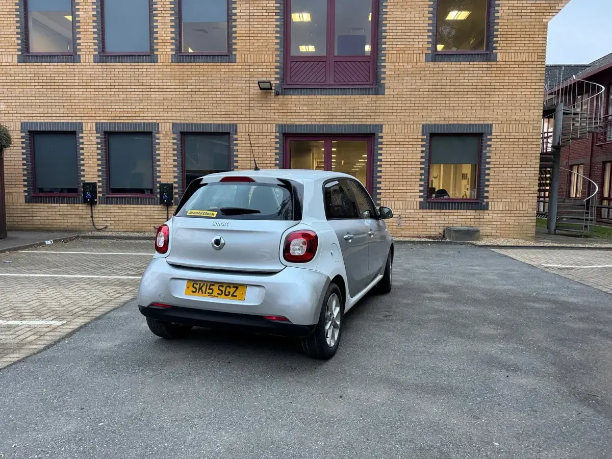 Used Smart ForFour Passion 71 HP (52 kW) 2015 Silver Hatchback