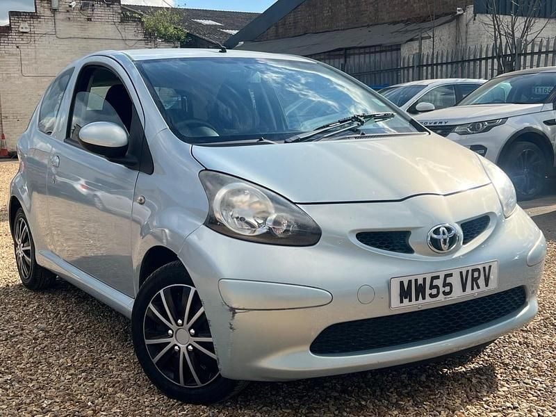 Used Toyota Aygo 67 HP (49 kW) 2005 Blue Hatchback