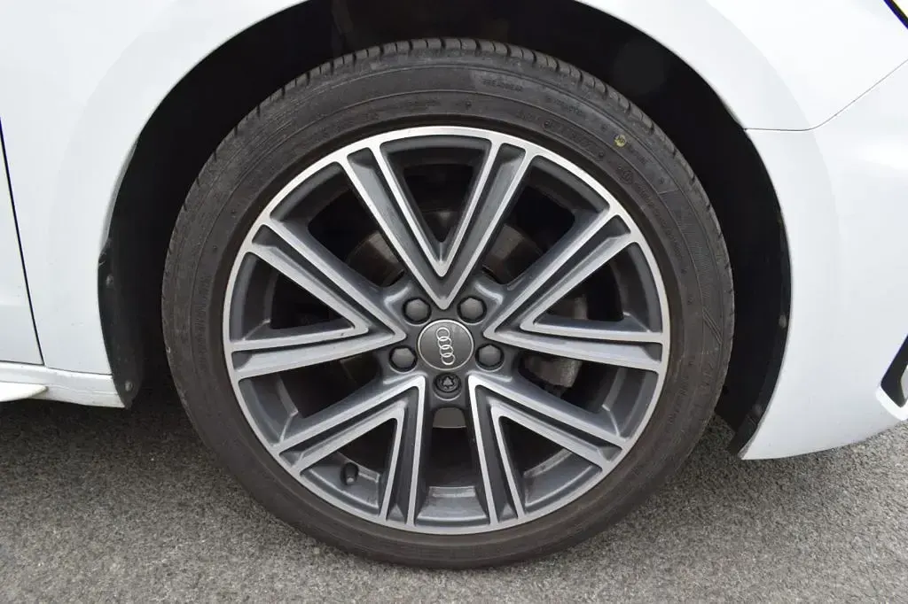 Used Audi A1 Sportback S-Line 150 HP (110 kW) 2019 White Hatchback