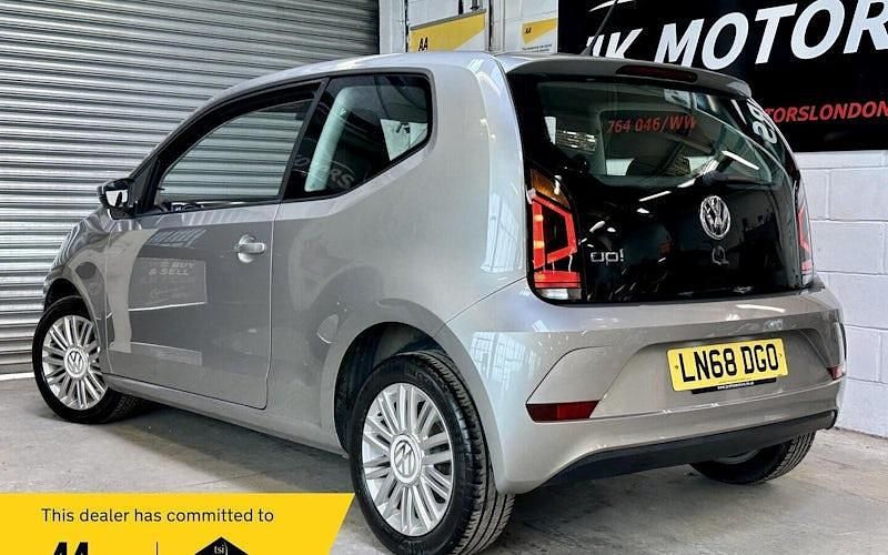 Used VW up! Move 60 HP (44 kW) 2018 Silver Hatchback