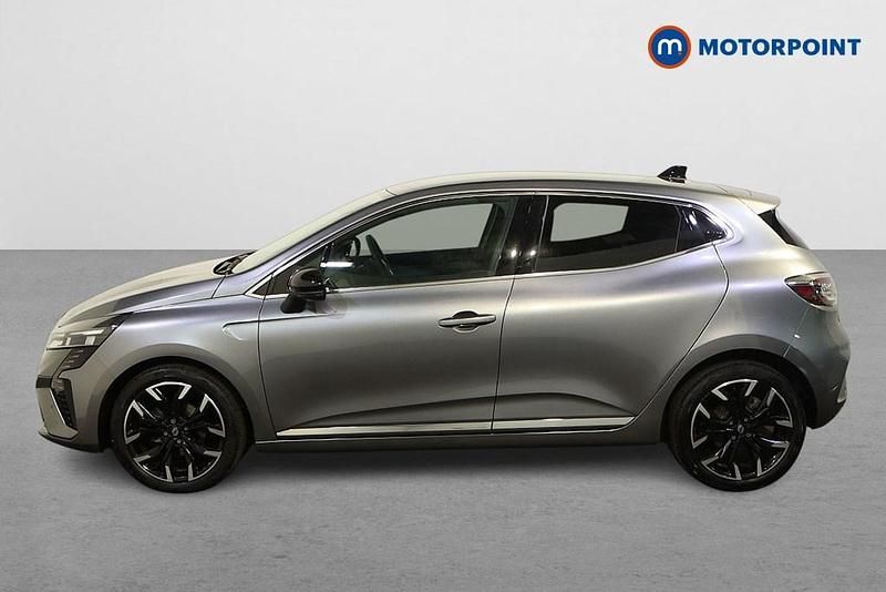 Used Renault Clio V Techno 90 HP (66 kW) 2024 Grey Hatchback
