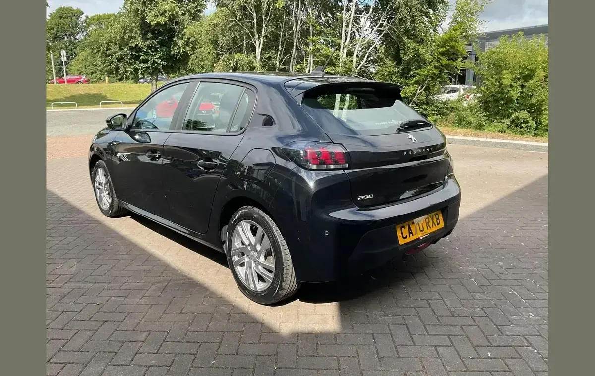 Used Peugeot 208 Active 73 HP (53 kW) 2020 Black Hatchback