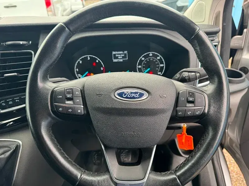 Used Ford Transit Custom Limited 130 HP (95 kW) 2021 Silver Van