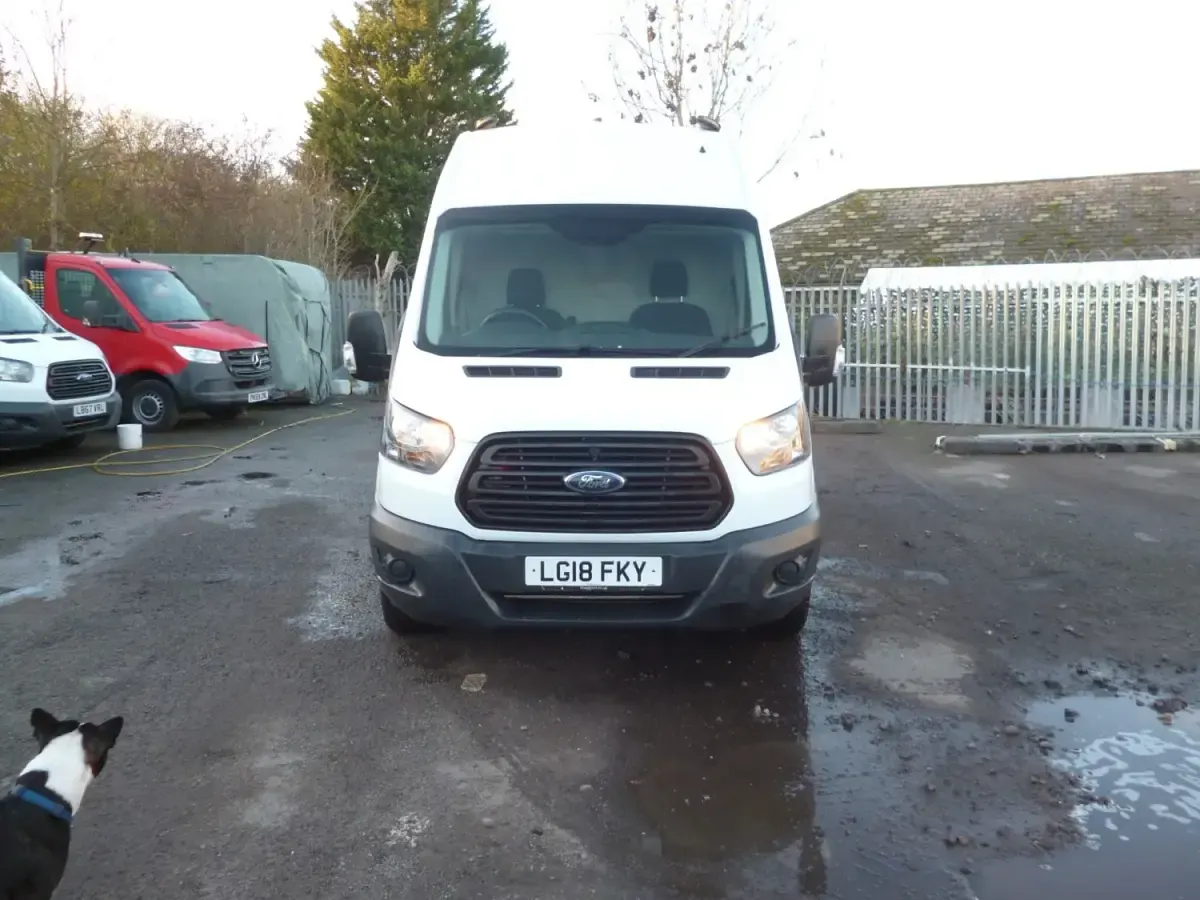 Usado Ford Transit 130 HP (95 kW) 2018 Branco