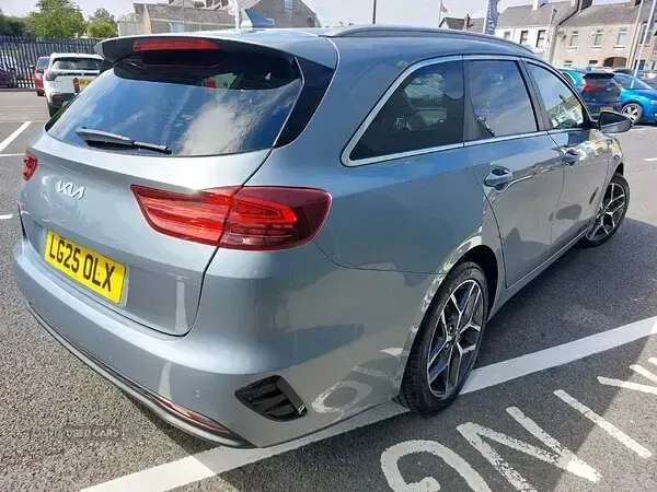 Used Kia Ceed 138 HP (101 kW) 2025 Silver Hatchback