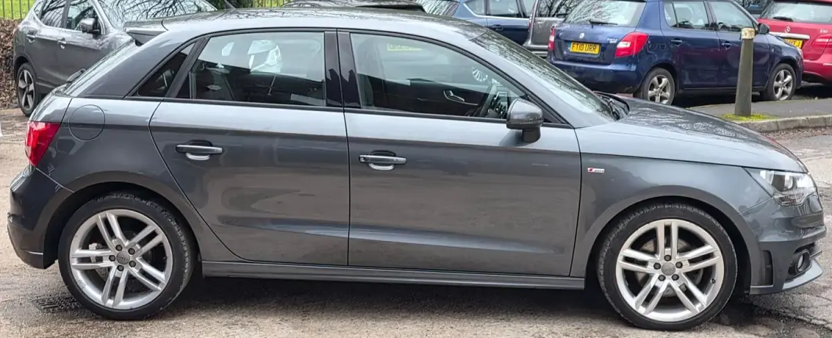 Usado Audi A1 Sportback S-Line 105 CV (77 kW) 2014 Gris Utilitario