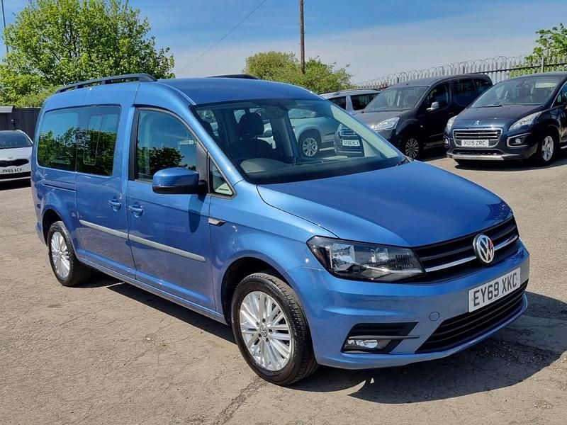 Blue Used 2020 VW Caddy Maxi Life S MPV | £16,995 (Fair price) - Image 1/4