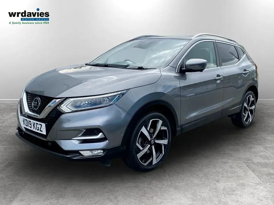 Used Nissan Qashqai Tekna 140 HP (102 kW) 2019 Grey metallic SUV