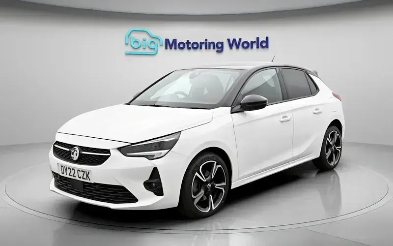 Used Vauxhall Corsa Edition 131 HP (96 kW) 2022 White Hatchback