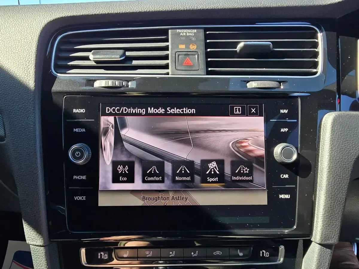 Usado VW Golf VII GTI 290 HP (213 kW) 2019 Vermelho Citadino