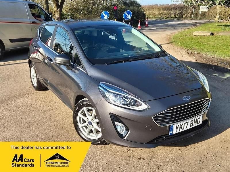 Used Ford Fiesta Zetec 100 HP (73 kW) 2017 Grey Hatchback