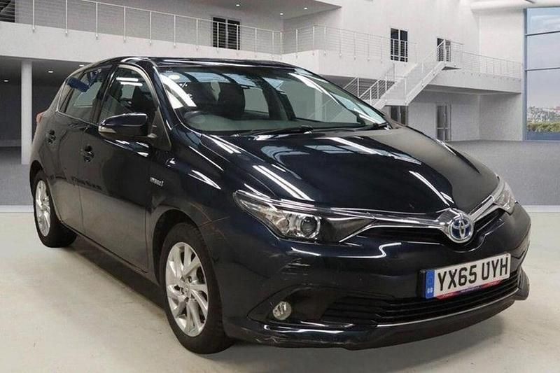 Used 2015 Toyota Auris Hybrid | £10,250 (Fair price) - Image 1/1
