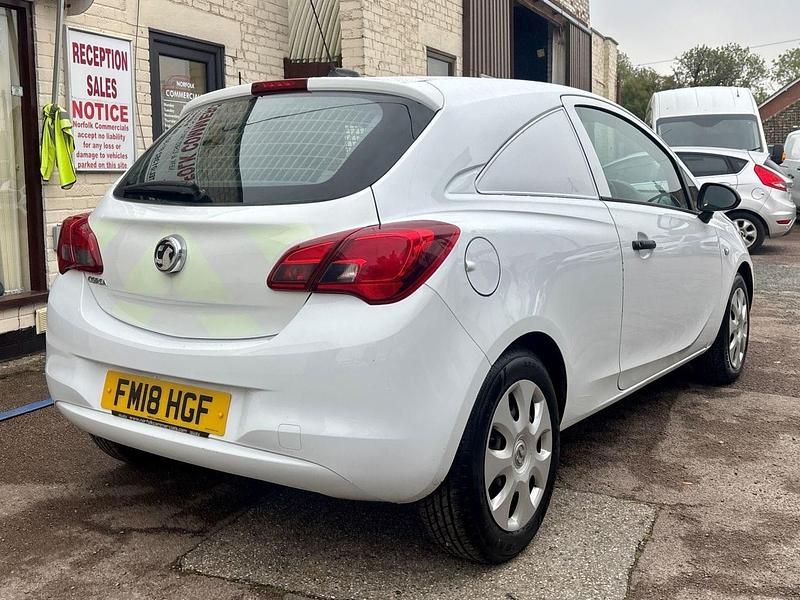 Used Vauxhall Corsa 95 HP (69 kW) 2018 White Van