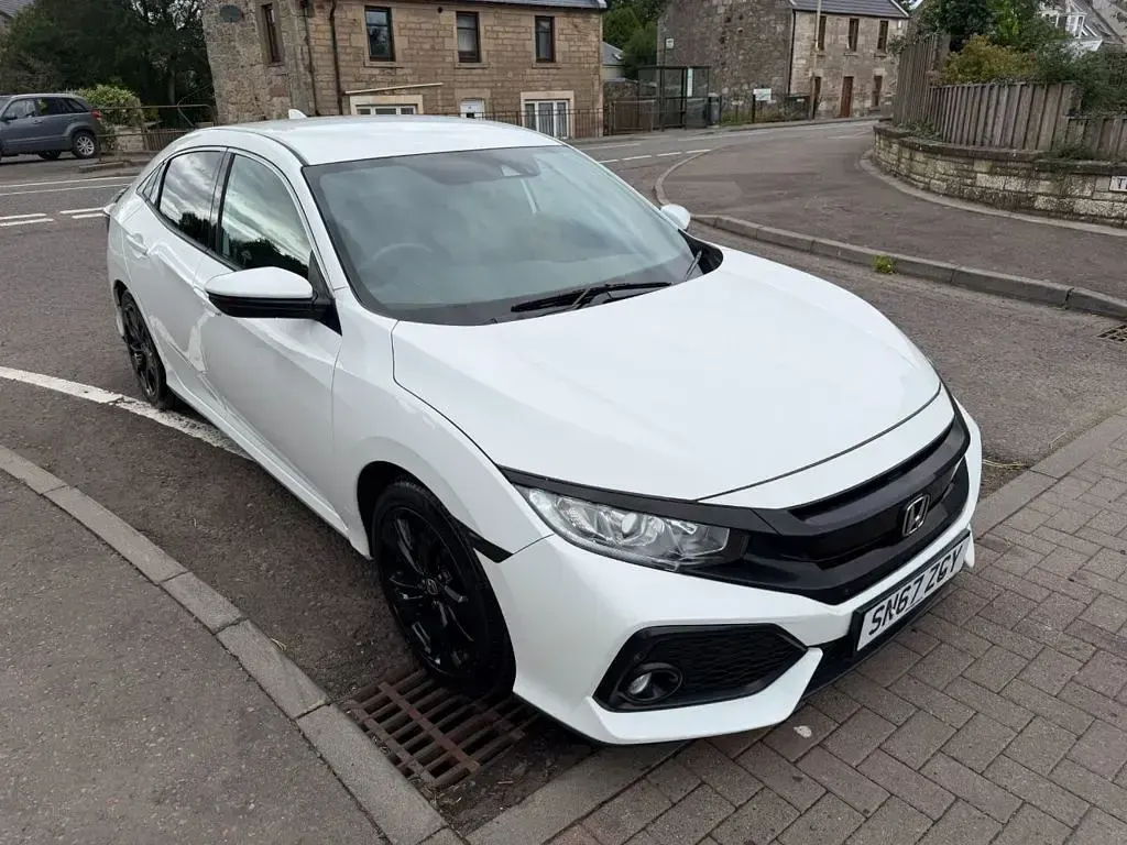 Used Honda Civic SR 129 HP (94 kW) 2017 White Hatchback