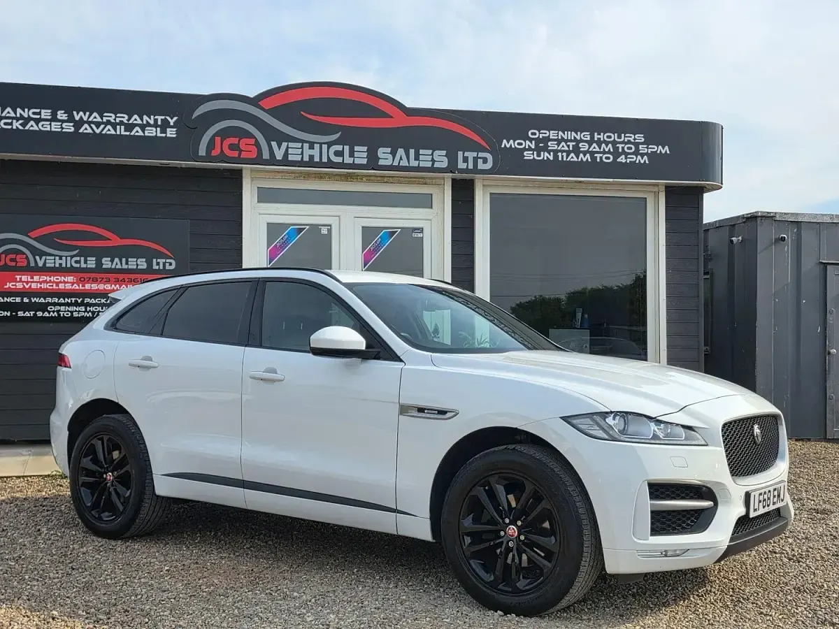 Used Jaguar F-Pace R-Sport 240 HP (176 kW) 2018 White SUV