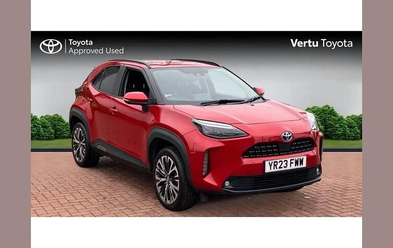 Used Toyota Yaris Cross 113 HP (83 kW) 2023 Red SUV