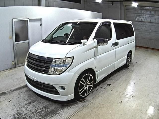 White Used 2009 Nissan Elgrand MPV | £10,495 (Fair price) - Image 1/4