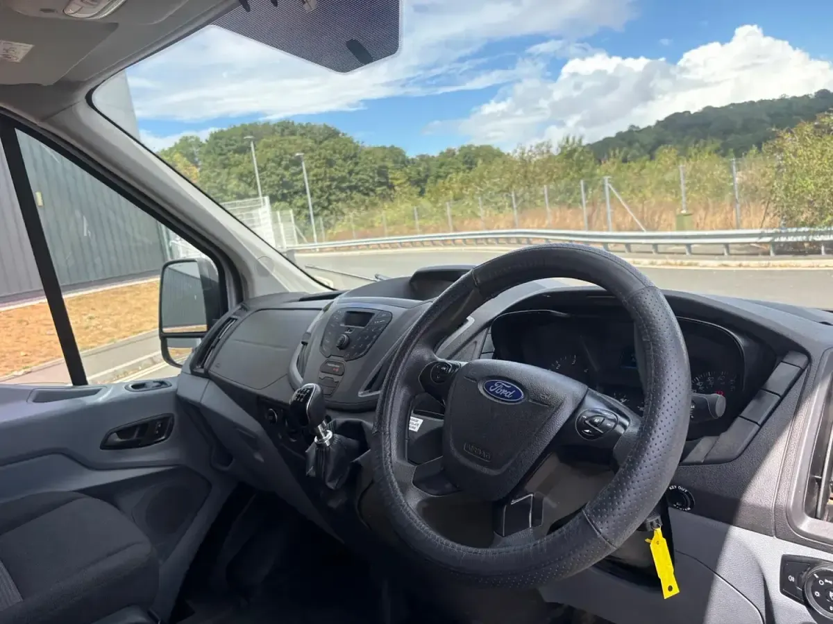 Used Ford Transit 130 HP (95 kW) 2018 White Van