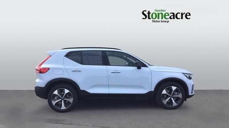 New Volvo XC40 Plus 163 HP (119 kW) 2026 Blue SUV