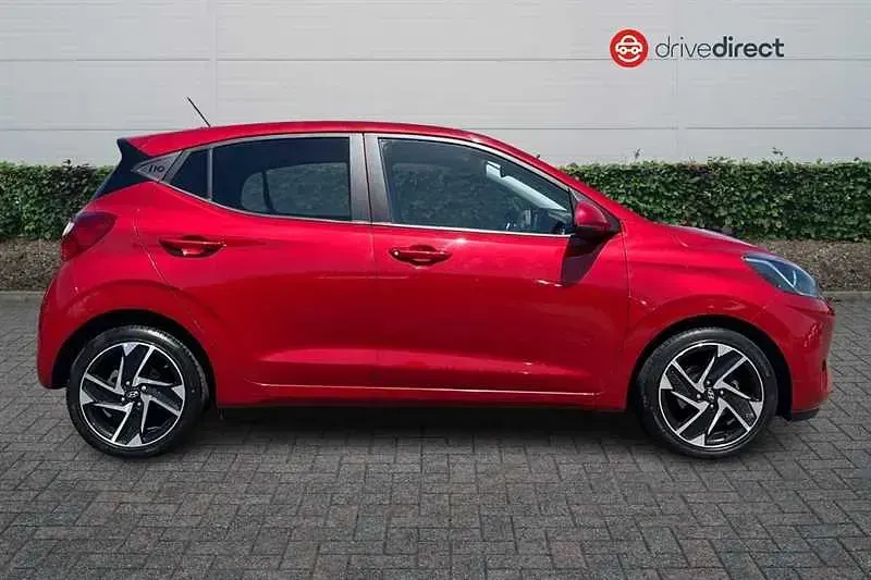 Used Hyundai i10 Premium 2022 Red Hatchback