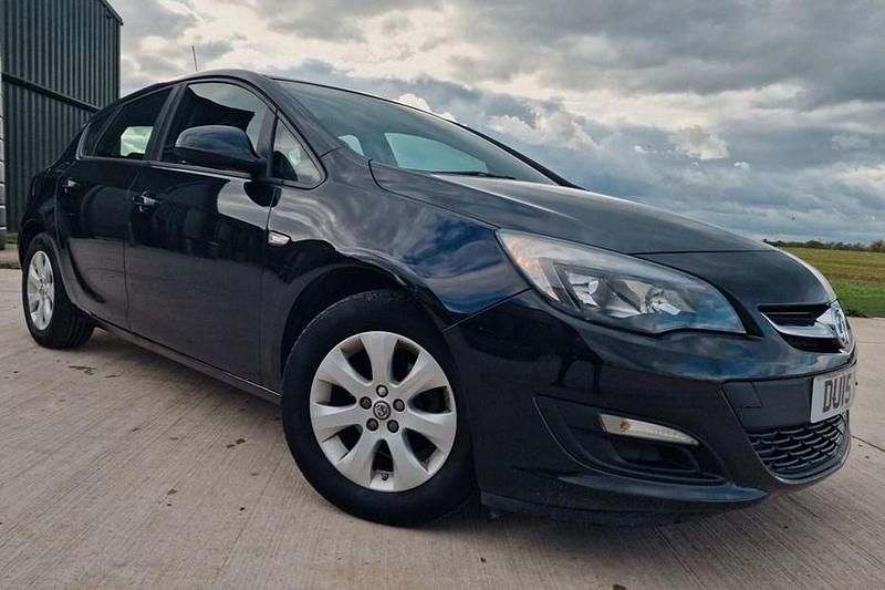 Used Vauxhall Astra Design Edition 2015 Black Hatchback