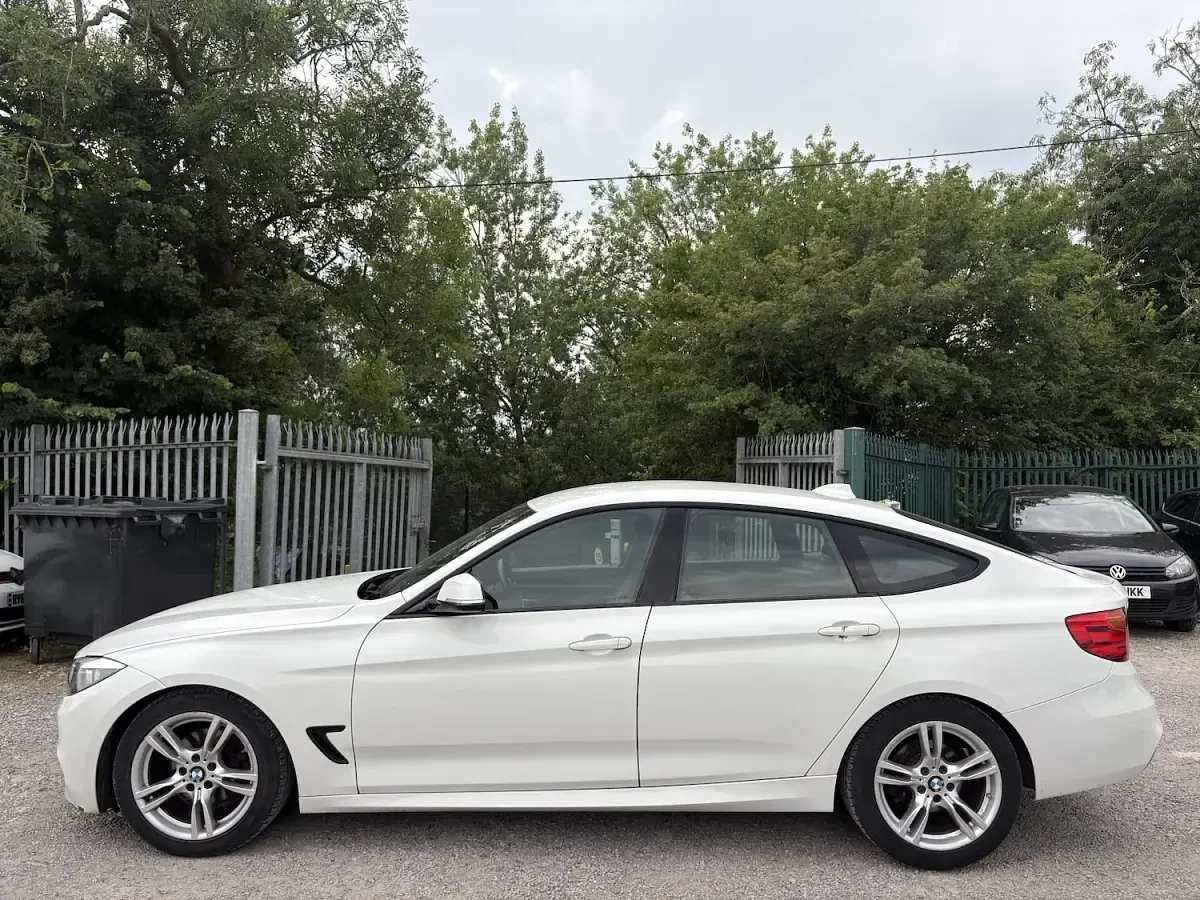 Used BMW 320 Gran Turismo M Sport 190 HP (139 kW) 2015 White Coupe