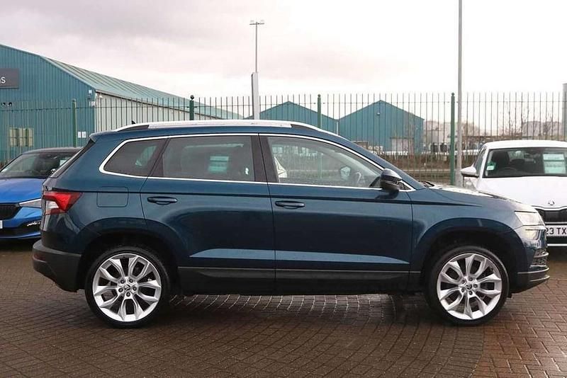 Used Skoda Karoq SE L 113 HP (83 kW) 2020 Petrol blue metallic SUV