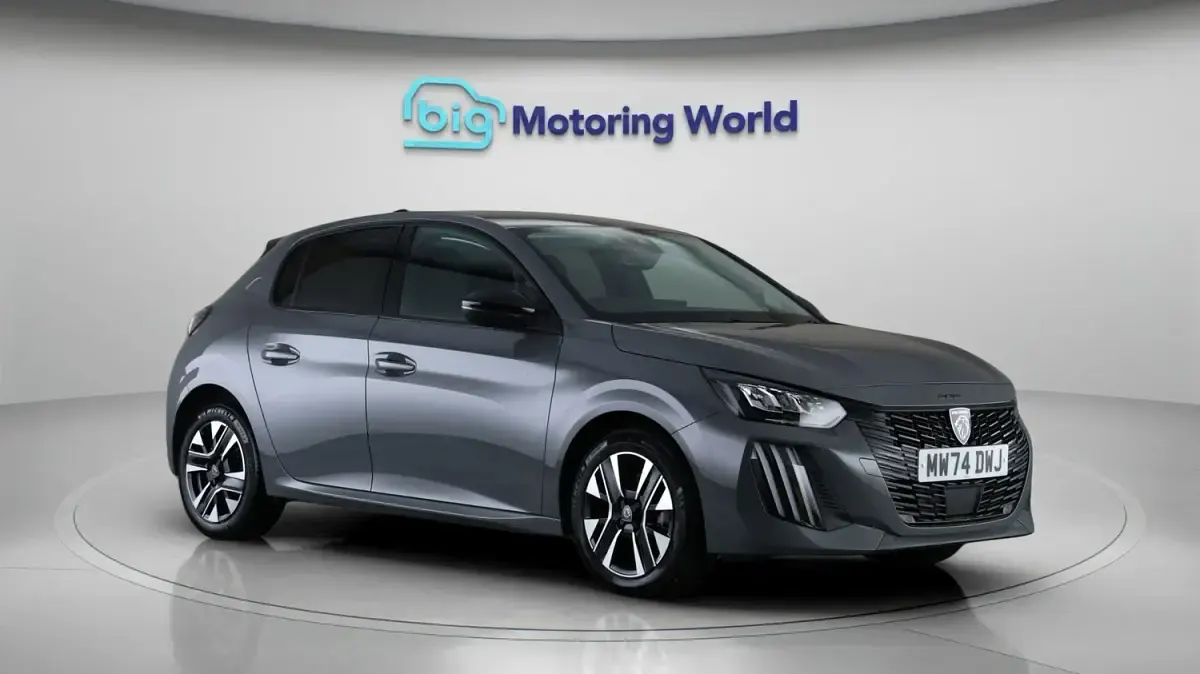 Second-hand Peugeot 208 Allure 101 CP (74 kW) 2024 Hatchback