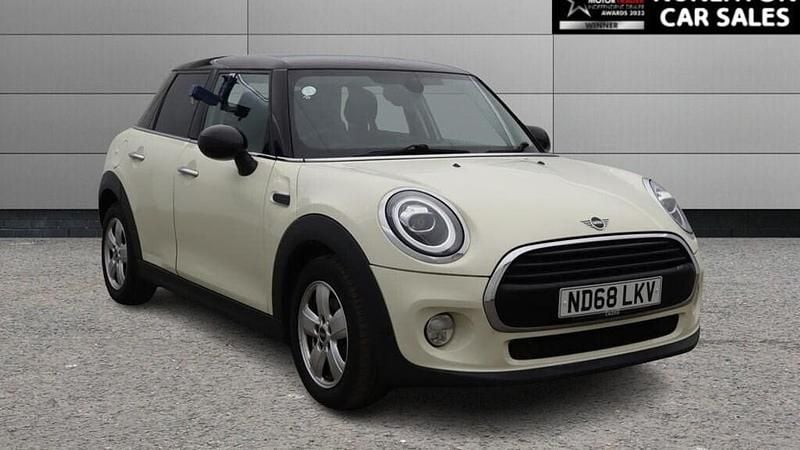 Used Mini Cooper Classic 2019 White Hatchback
