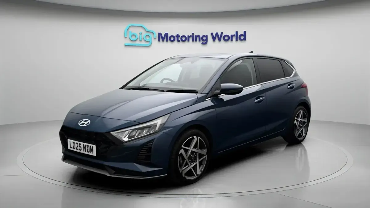 Used Hyundai i20 Ultimate 101 HP (74 kW) 2025 Blue Hatchback