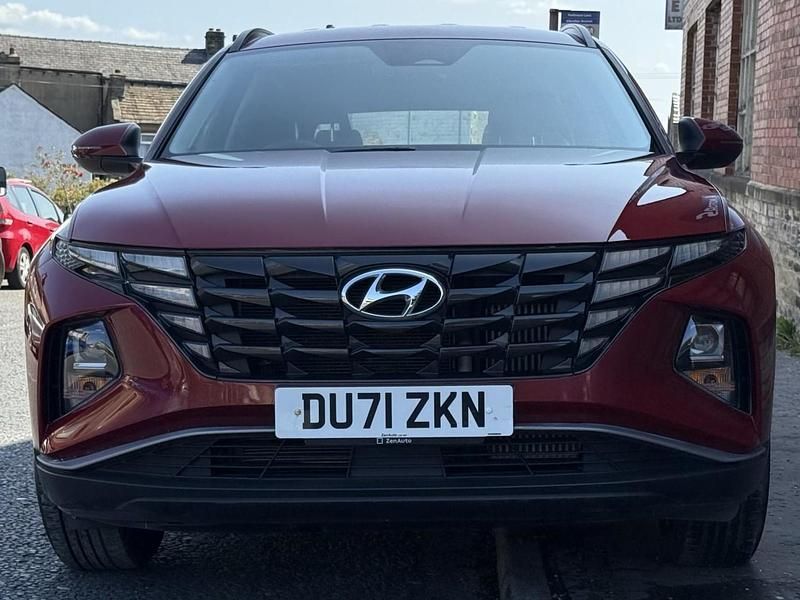 Used Hyundai Tucson SE 150 HP (110 kW) 2021 Red SUV
