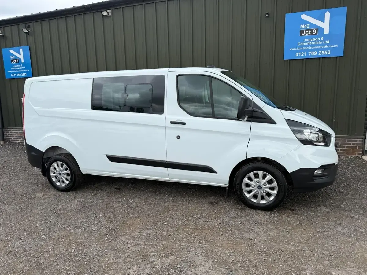 Used Ford Transit Custom 105 HP (77 kW) 2022 White Van